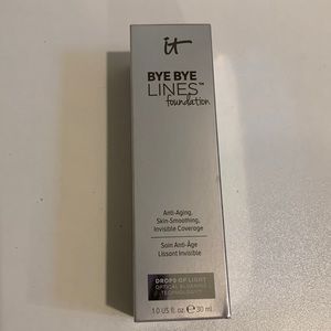 IT Cosmetics Bye Bye Lines Foundation- Medium Tan